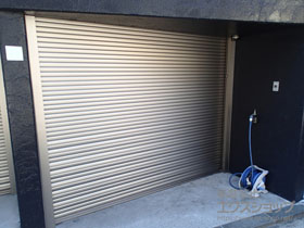 のガレージシャッター ガレージシャッタークワトロ 電動式 内部付タイプ 施工例