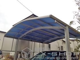 のカーポート レイナツインポートグラン　積雪〜20cm対応+レイナツインポートグラン サイドパネル 施工例