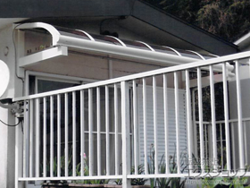 のバルコニー・ベランダ屋根 ヴェクターテラス R型 1500 ルーフタイプ 単体 積雪〜50cm対応＋吊下げ式物干し 施工例