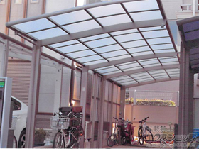 のカーポート カーブポートシグマIII 縦連棟 積雪〜20cm対応＋サイドパネル＋着脱式サポート 施工例