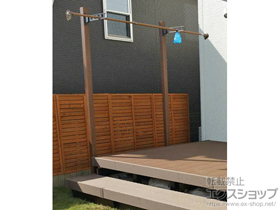 のフェンス・柵 デザイナーズパーツ 枕木材 70×70 マテリアルカラー 施工例