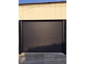 のガレージシャッター ガレージシャッタークワトロ 電動式 内部付タイプ 施工例