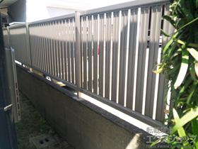 のフェンス・柵 エクスラインフェンス22型 自由柱 施工例