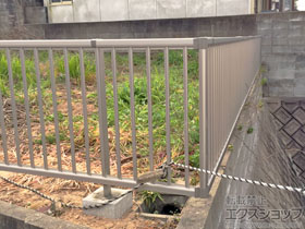 のフェンス・柵 レスティナフェンス22型 自由柱 施工例