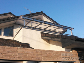 のバルコニー・ベランダ屋根 ヴェクターテラス R型 屋根タイプ 単体 積雪〜20cm対応＋吊り下げ式物干し 施工例