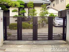 の門扉 エクモアX　1型 4枚折り扉 門柱タイプ 施工例
