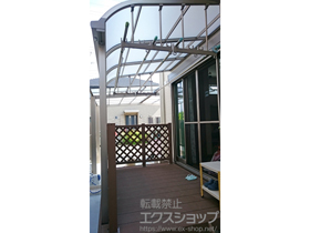 のテラス屋根 ライザーテラスII R型 テラスタイプ 単体 積雪〜20cm対応＋吊り下げ物干し 標準 2本入り×2セット 施工例