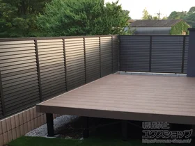 LIXIL リクシル(TOEX)のフェンス プレスタフェンス 8型 横ルーバー フリーポールタイプ 施工例