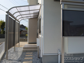 のテラス屋根 ライザーテラスII R型 テラスタイプ 単体 積雪〜20cm対応+前面スクリーン 2段仕様 施工例