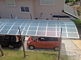 のカーポート レイナワンポートグラン 縦連棟 積雪〜20cm対応＋ 屋根ふき材補強部品 4セット 施工例