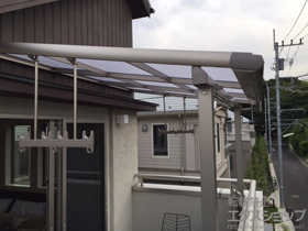 のバルコニー・ベランダ屋根 パワーアルファ F型 屋根タイプ 単体 積雪〜30cm対応＋パワーアルファ用吊り下げ物干し 標準2本入り×1セット 施工例