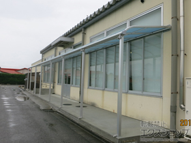 のテラス屋根 ヴェクターテラス R型 テラスタイプ 連棟 積雪〜20cm対応 施工例