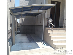 のカーポート レイナポートグラン 積雪〜20cm対応＋着脱式サポート 標準・ハイルーフ兼用 2本入 施工例