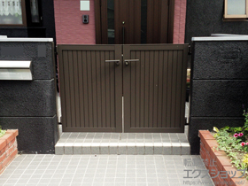 の門扉 プレスタ門扉 6型 たて目隠し 両開き 柱使用 施工例