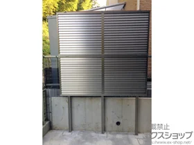 LIXIL リクシル(TOEX)のフェンス プレスタフェンス8型 フリーポールタイプ 多段柱施工(2段) 施工例