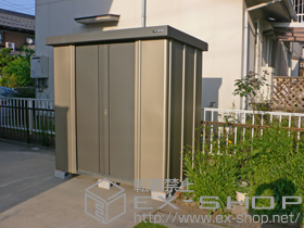 の物置・屋外倉庫 エスケーセブン SK7-70 一般型 (SK7-70)＋オプション棚棚板 施工例