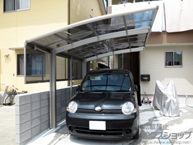 のカーポート レイナポートグラン　積雪〜20cm対応＋サイドパネル＋着脱式サポート 標準・ハイルーフ兼用 2本入り×1セット 施工例