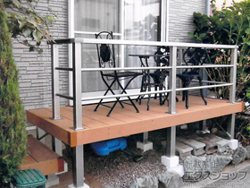 のウッドデッキ リウッドデッキ 200＋独立式リウッドステップ2型 ＋シンプルモダンデッキフェンス2型＜横格子2本タイプ＞ 施工例