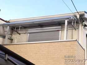 のバルコニー・ベランダ屋根 ヴェクターテラス R型 屋根タイプ 単体 積雪〜20cm対応＋吊り下げ式物干し 標準 2本入り×1セット 施工例