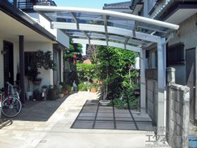 のカーポート レイナポートグラン 積雪〜20cm対応＋着脱式サポート柱　2本入り　標準・ハイルーフ兼用×1セット 施工例