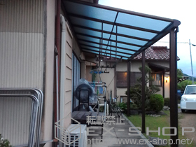 のテラス屋根 ヴェクターテラス F型 テラスタイプ 連棟 積雪〜20cm対応＋ヴェクターテラス用 吊り下げ式物干し 施工例