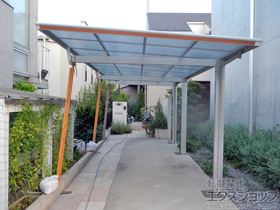 のカーポート マイリッシュデラックス 前上がり 延長 マテリアルカラー 積雪〜20cm対応＋サポートセット（着脱式）H22×3本 施工例