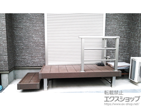 のウッドデッキ リウッドデッキ 200＋独立式 リウッドステップ2型＋シンプルモダンデッキフェンス 2型＜横格子2本タイプ＞ 施工例