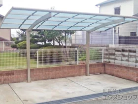 YKKAP�̃J�[�|�[�g ���C�i�|�[�g�O�����@�ϐ�`20cm�Ή� ��=2,400mm �{�H��