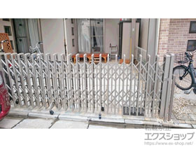 のカーゲート レイオス3型(ペットガード) ノンレール 両開き親子 12-44W 施工例