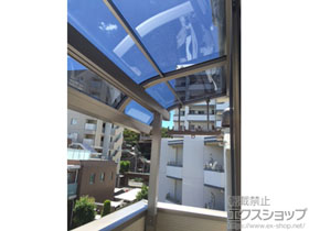 のバルコニー・ベランダ屋根 ライザーテラスII R型 屋根タイプ 単体 積雪〜20cm対応＋吊り下げ物干し 標準 2本入り 施工例