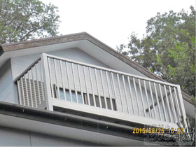 のバルコニー ビューステージHスタイル 縦太格子 単体 屋根置き式 施工例