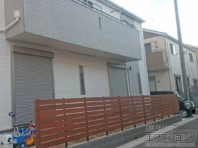 FandFのフェンス・柵・塀 マイティウッド　7段 施工例
