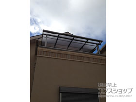 のバルコニー・ベランダ屋根 ライザーテラスII F型 屋根タイプ 単体 積雪〜20cm対応＋吊り下げ物干し 施工例