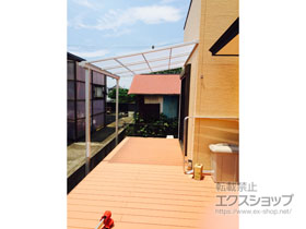 のテラス屋根 ライザーテラスII F型 テラスタイプ 単体 積雪〜20cm対応＋ライザーテラスII 吊り下げ物干し ワイド 標準 2本入り＋ライザーテラスII 前面スクリーン 1段仕様 施工例