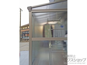 のテラス囲い・サンルーム ほせるんですII F型 1500 ランマ無し 床納まり 積雪~50cm対応+吊り下げ物干し 標準 2本入/吊り下げ物干し取付桟×2/柱倒れ止め棒 施工例