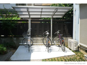 のサイクルポート・駐輪場 レイナポートグランミニ 積雪〜20cm対応＋レイナポートグランミニ 車止めバー 長さ29用×1セット 施工例