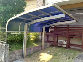 Value Selectのカーポート プレシオスポート アルファ 積雪〜20cm対応+収納式物干しセット2型 2本入り×1セット 施工例