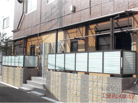 のテラス屋根 ライザーテラスII F型 テラスタイプ 単体 積雪〜20cm対応＋吊り下げ物干し 施工例