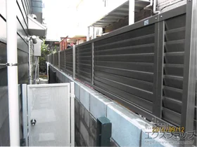 LIXIL リクシル(TOEX)のフェンス プレスタフェンス8型 フリーポールタイプ 施工例