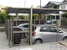 のフェンス・柵 ハイグリッドフェンスN8型 フリーポールタイプ 施工例