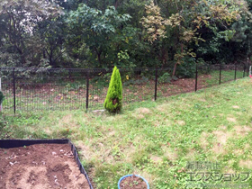 のフェンス・柵 メッシュ マイアミフェンス8A型[スチール製]  フリーポール 施工例