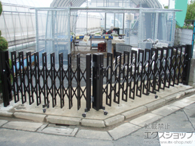 のカーゲート アルシャインII M型 Aタイプ ノンレール 角地/両開き 310+230 施工例