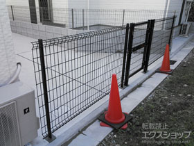 のフェンス・柵 ハイグリッドフェンスN8型 フリーポールタイプ 施工例