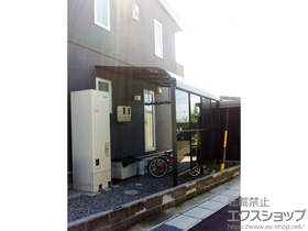 のテラス屋根 ライザーテラスII R型 テラスタイプ 単体 積雪〜20cm対応＋前面スクリーン 2段仕様＋吊り下げ式物干し ワイド 2本入 施工例