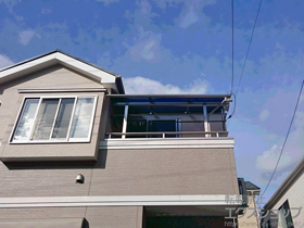 のバルコニー・ベランダ屋根 プレシオステラス R型 屋根タイプ 単体 積雪〜20cm対応＋吊り下げ式物干し 標準 2本入り×1セット 施工例