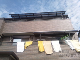 のバルコニー・ベランダ屋根 パワーアルファ RB型 屋根タイプ 単体 積雪〜30cm対応＋吊り下げ物干し 仕様：標準 3本入り 施工例