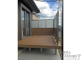 のウッドデッキ 樹ら楽ステージ＋サニーブリーズフェンス(上段：S型/下段：M型)(色：【シャイングレー】) 施工例