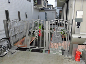 の物置・屋外倉庫 フェスタB型 3枚折戸 柱使用＋フェスタB型用折戸キャスターA×2個 施工例