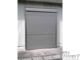 のガレージシャッター ガレージシャッタークワトロ 手動式 外部付タイプ 施工例