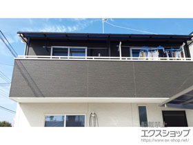 のバルコニー・ベランダ屋根 プレシオステラス R型 屋根タイプ 連棟 積雪〜20cm対応+吊下げ物干し 標準 2本入 施工例